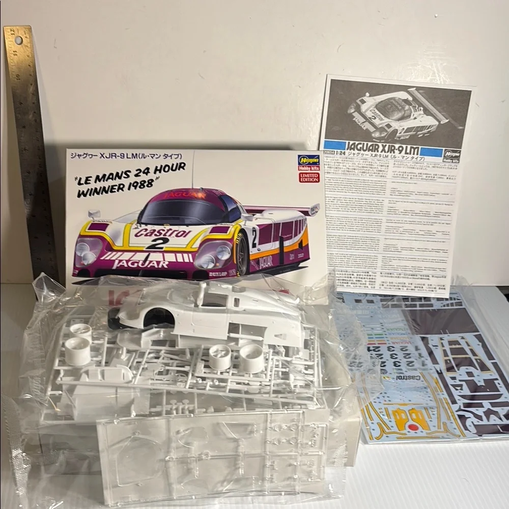 Hasegawa 1/24 Jaguar XJR-9 LM Model Kit Vintage Kit - Picture 6 of 6